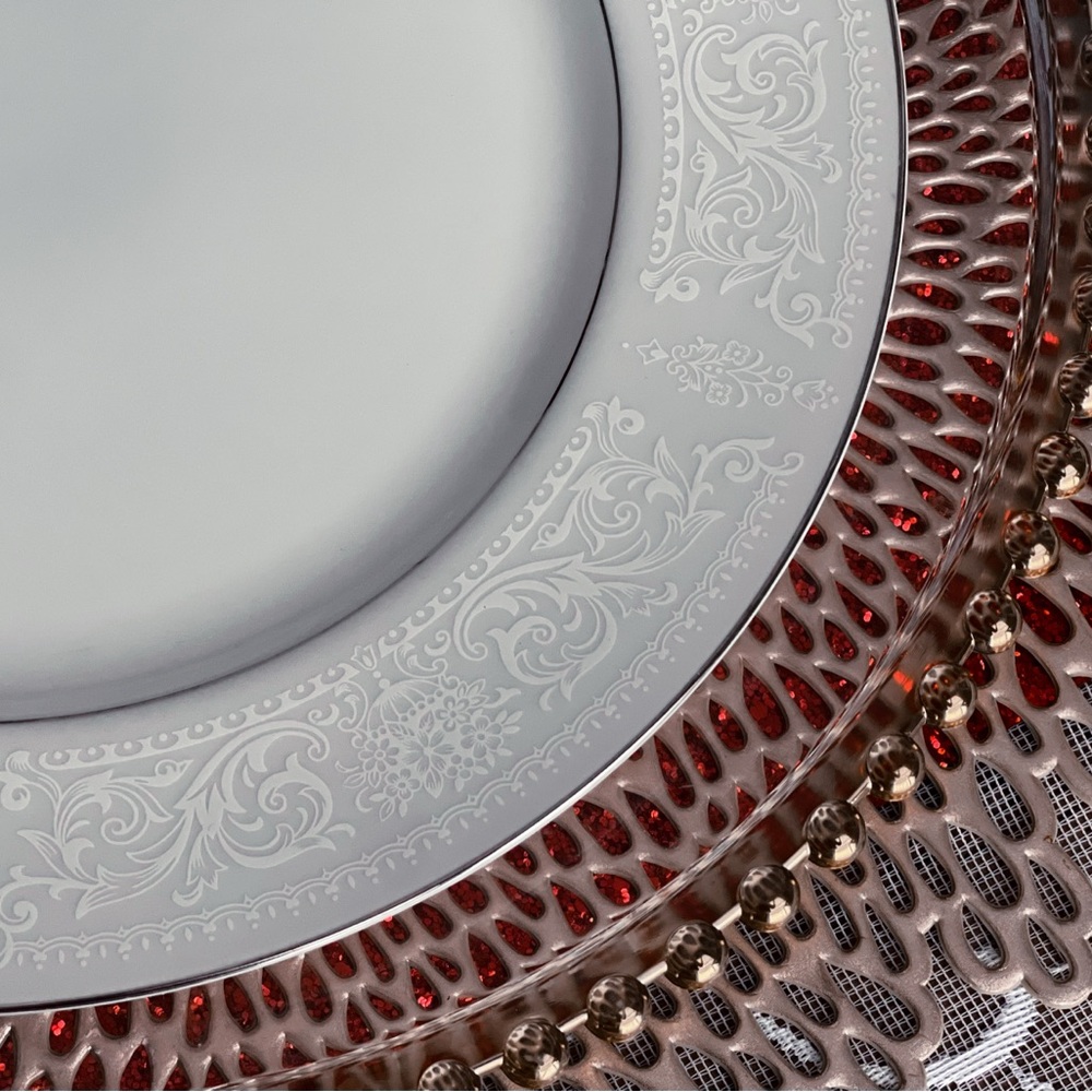 Elegant White and Gold Dinner Plate